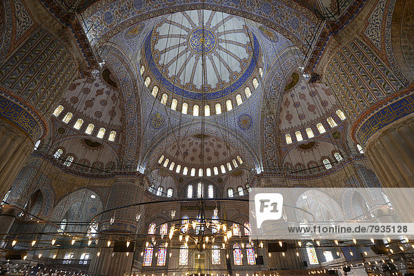 Dachgewölbe  verzierte Kuppeln  Innenaufnahme Sultan-Ahmed-Moschee oder Blaue Moschee  Sultanahmet