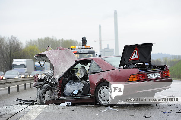 Tödlicher Verkehrsunfall durch einen Falschfahrer auf der Autobahn A 81