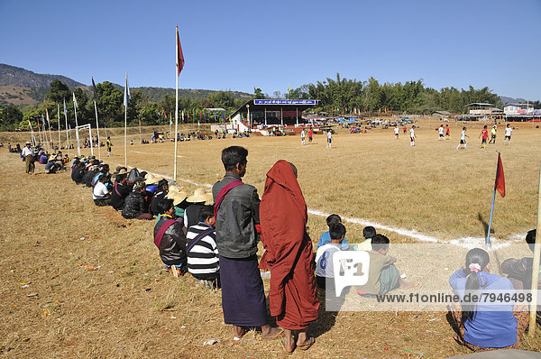 Football match in the countryside near Kakku
