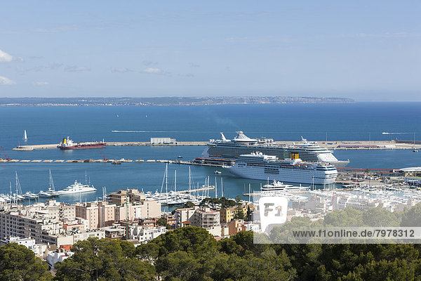 Spanien  Balearen  Mallorca  Palma  Blick auf die Docks