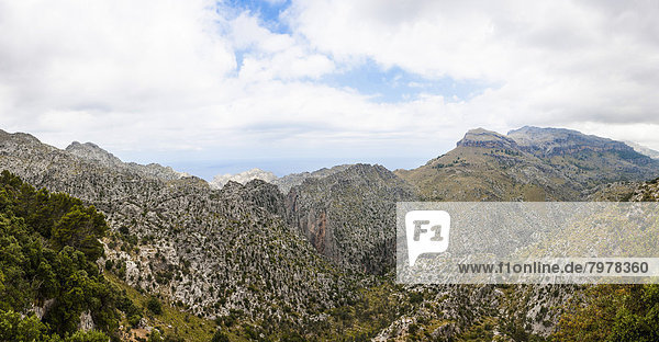 Spanien  Mallorca  Blick auf den Berg Serra de Tramuntana