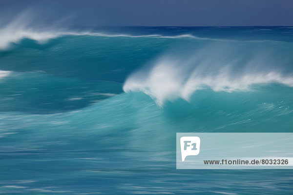 Fotografie  zerbrechen brechen  bricht  brechend  zerbrechend  zerbricht  Bewegungsunschärfe  Hawaii  Maui  Weichheit  Wasserwelle  Welle