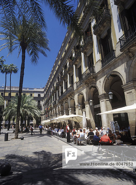 Mensch  Menschen  Cafe  trinken  essen  essend  isst  Barcelona  Spanien