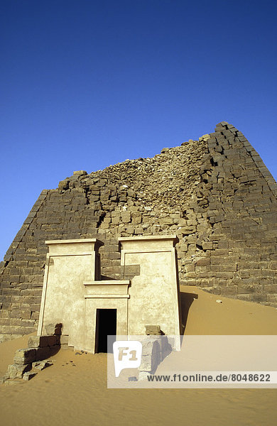 pyramidenförmig  Pyramide  Pyramiden  Sudan