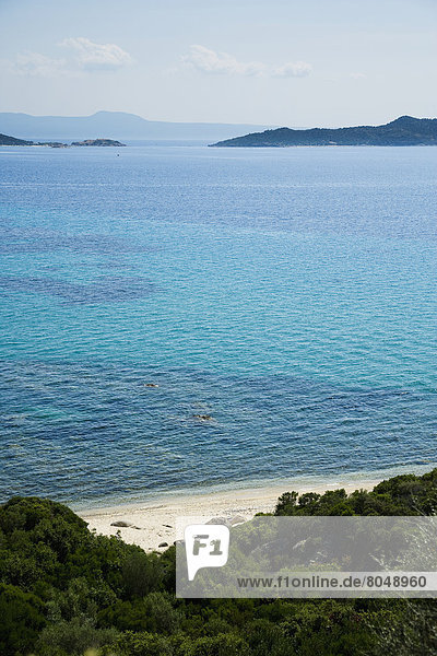 entfernt Strand klein Insel Einsamkeit Griechenland Mittelmeer