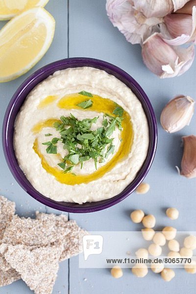 Hummus im Schälchen (Aufsicht)