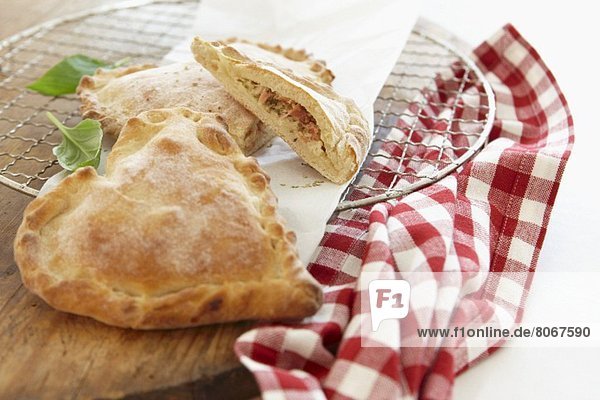 Herzförmige Calzone zum Valentinstag