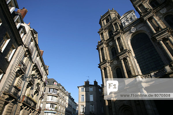 Anschnitt Immobilie Grossstadt Kathedrale Alt Pierre Rennes