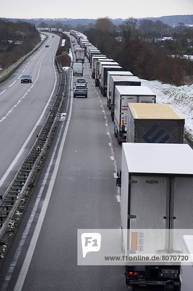 Fortbewegung  Sperre  Lastkraftwagen  Bundesstraße  verboten  schwer  Ordnung