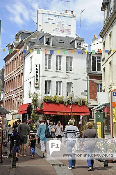 Rue des Bains street in Trouville-sur-Mer (14)