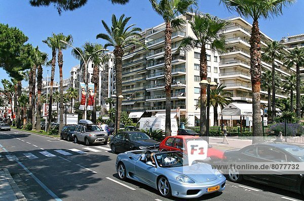 Wohngebäude Gebäude vorwärts Ferrari Natürlichkeit Festival Cannes rechts