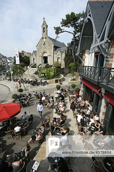 Tourist Kunst Büro Ansicht vorwärts Allee Kapelle
