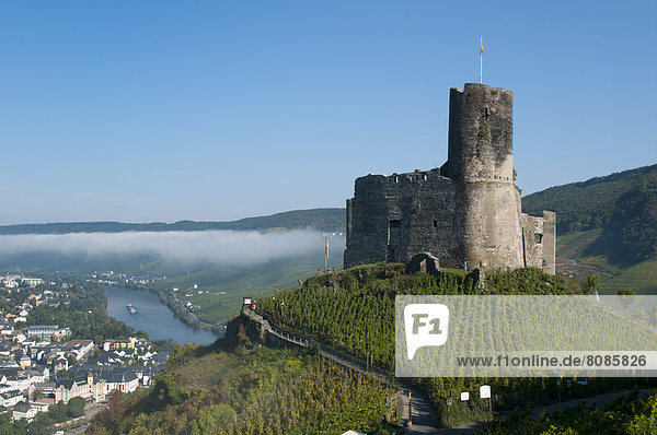 Landshut Castle  Bernkastel-Kues  Rhineland-Palatinate  Germany  Europe
