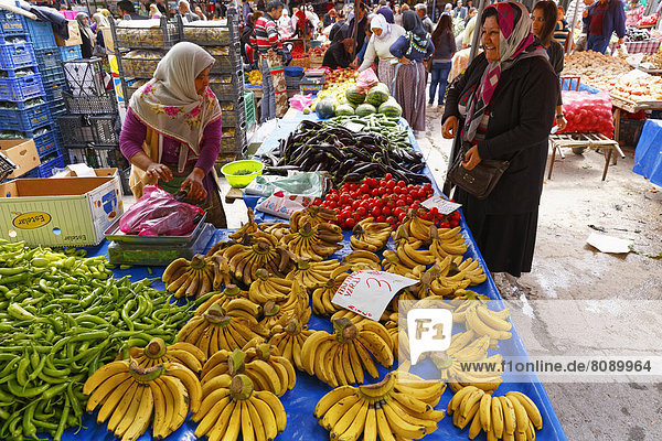 Obst- und Gemüsestand  Wochenmarkt