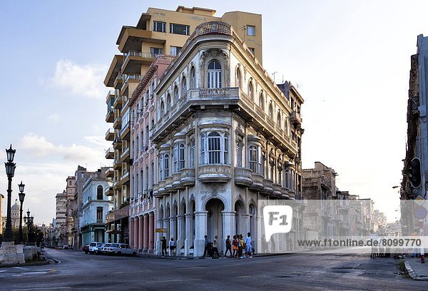Havanna  Hauptstadt  Gebäude  Westindische Inseln  Mittelamerika  Monte Prado  Kuba  Ende