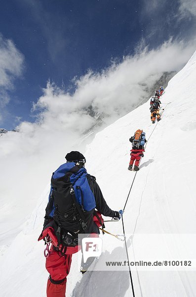 Bergsteiger Berg Himalaya Mount Everest Sagarmatha Lhotse UNESCO-Welterbe Asien Nepal