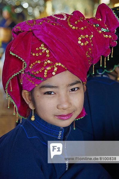 Frau  Menschlicher Vater  jung  Ethnisches Erscheinungsbild  Myanmar  Asien  Inle See  Shan Staat