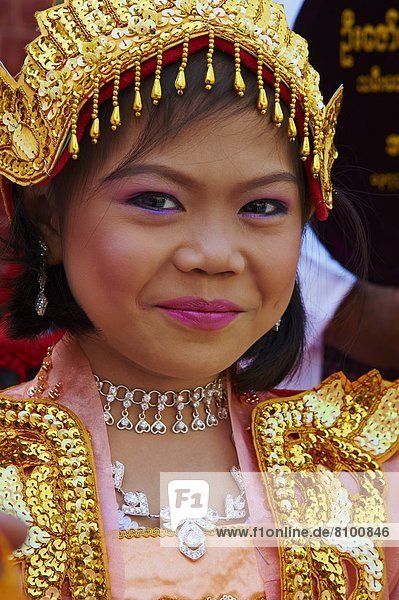 jung  Mädchen  Myanmar  Asien  Nonne  Ritual