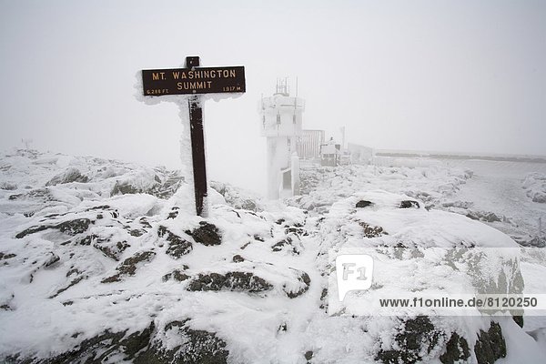 Blizzard Building Exterior Cold Temperature Color Image Copy Space Day Discovery Education Fog Horizontal Learning Mount Washington Observatory Mt Washington New Hampshire Nobody Outdoors Photography Research Rock Science Sign Snow Snowcapped USA Western Script White Winter