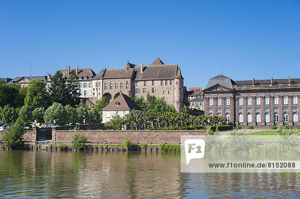 Altes Schloss am Rhein-Marne-Kanal