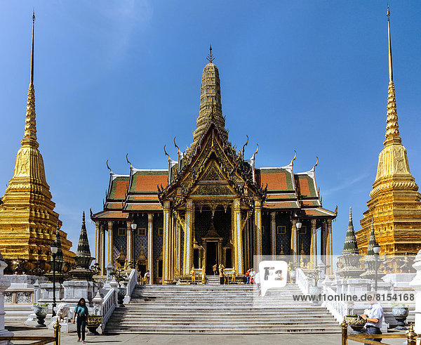 Wat Phra Kaeo Tempel  Königspalast  Prasart Phra Thepbidorn  Königliches Pantheon