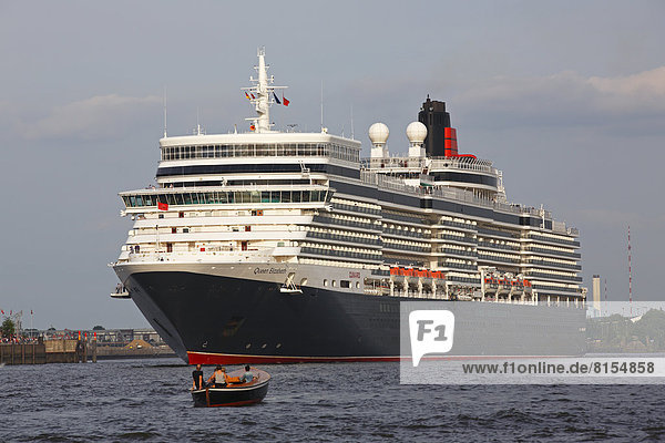 Cruise ship Queen Elizabeth sailing from the Port of Hamburg
