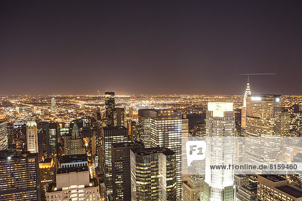 USA  New York  Blick auf die Skyline bei Nacht