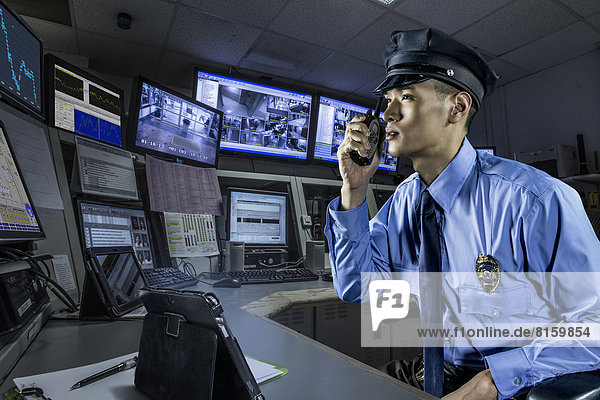 Überprüfung  Zimmer  arbeiten  chinesisch  Offizier  Polizei