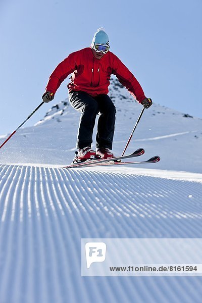 Skifahren,  Untersicht Mann