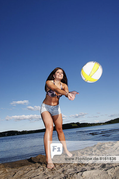 Frau  Spiel  Strand  Volleyball