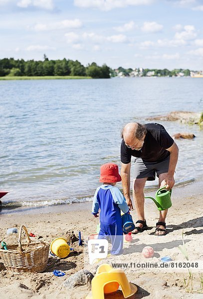 Spiel  Strand  Enkelsohn  Großvater