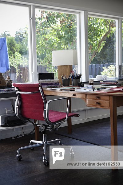 Schreibtisch, Stuhl, Büro