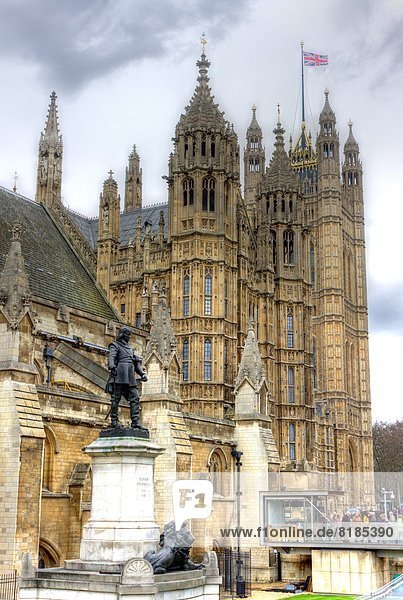 Großbritannien  England  London  Westminster  Statue von Oliver Cromwell