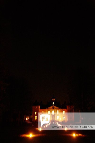 Nacht Fassade Hausfassade Palast Schloß Schlösser beleuchtet