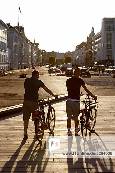 Mann  gehen  Beleuchtung  Licht  Dänemark  2  Fahrrad  Rad