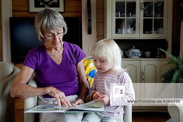 Buch  Enkeltochter  Großmutter  Taschenbuch  vorlesen