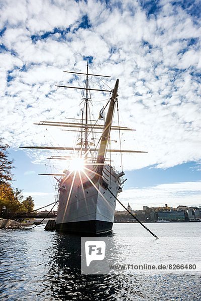 Segeln  niedrig  Stockholm  Hauptstadt  Schiff  Ansicht  Flachwinkelansicht  Winkel  Schweden