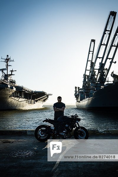Dock  Motorradfahrer