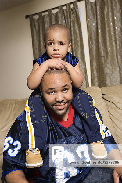 Portrait Afroamerikaner Menschlicher Vater Sohn Menschliche Schulter Schultern