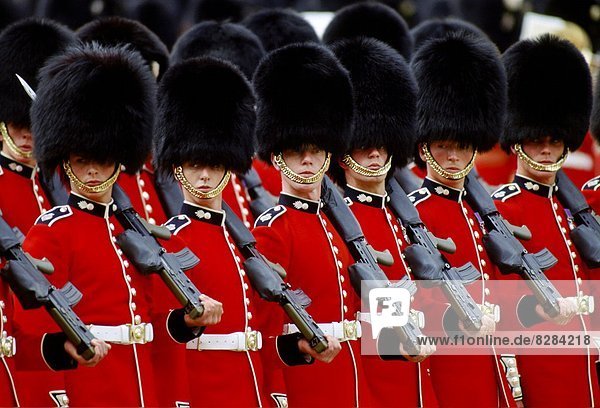 Farbe Farben Großbritannien London Hauptstadt Soldat England Parade