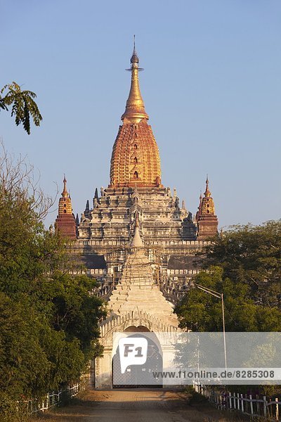 Myanmar  Ananda Tempel  Asien