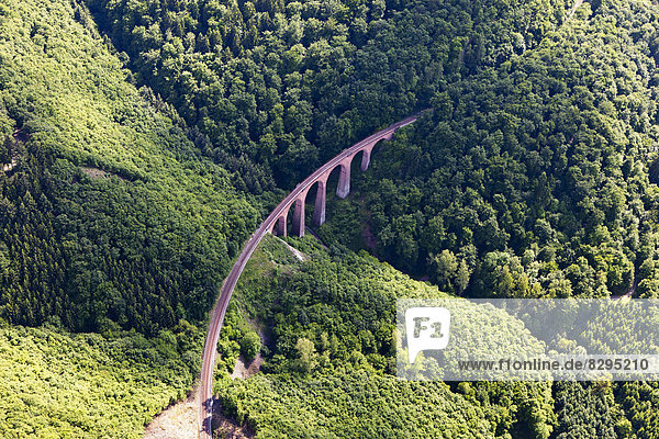 Deutschland  Rheinland-Pfalz  Blick auf das Hubertus-Viadukt der Hunsrückbahn  Luftbild