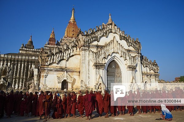 Mond  Festival  fünfstöckig  Buddhismus  Mönch  Myanmar  Asien  voll  Prozession