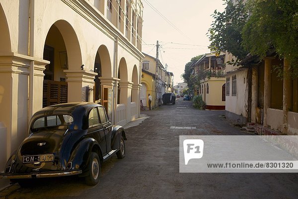 Classic car in the historic Galle Fort  UNESCO World Heritage Site  Galle  Sri Lanka  Asia