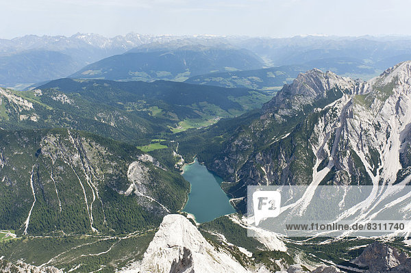 Alpenpanorama  Ausblick vom Gipfel des Seekofel nach Norden auf den Pragser Wildsee