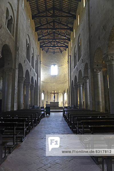 Mittelschiff  Abteikirche Abbazia di Sant?Antimo