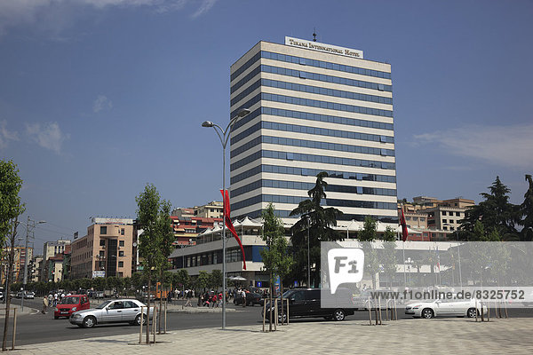 Tirana Hauptstadt Hotel Quadrat Quadrate quadratisch quadratisches quadratischer