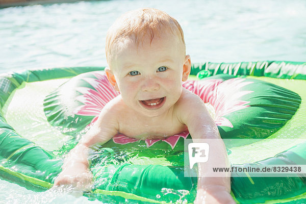Junge - Person Schwimmbad Baby spielen