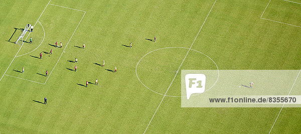 Jugendfußballspiel  Heitersheim  Baden-Württemberg  Deutschland  Luftbild