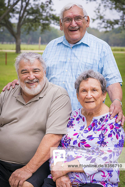 USA  Texas  Gruppenfoto von Senioren beim Klassentreffen